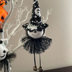 ‎NMBC GOTH WHITE WITCH ORNAMENT
